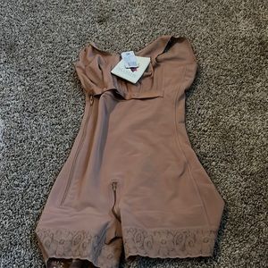 Tan full body shape wear- Faja